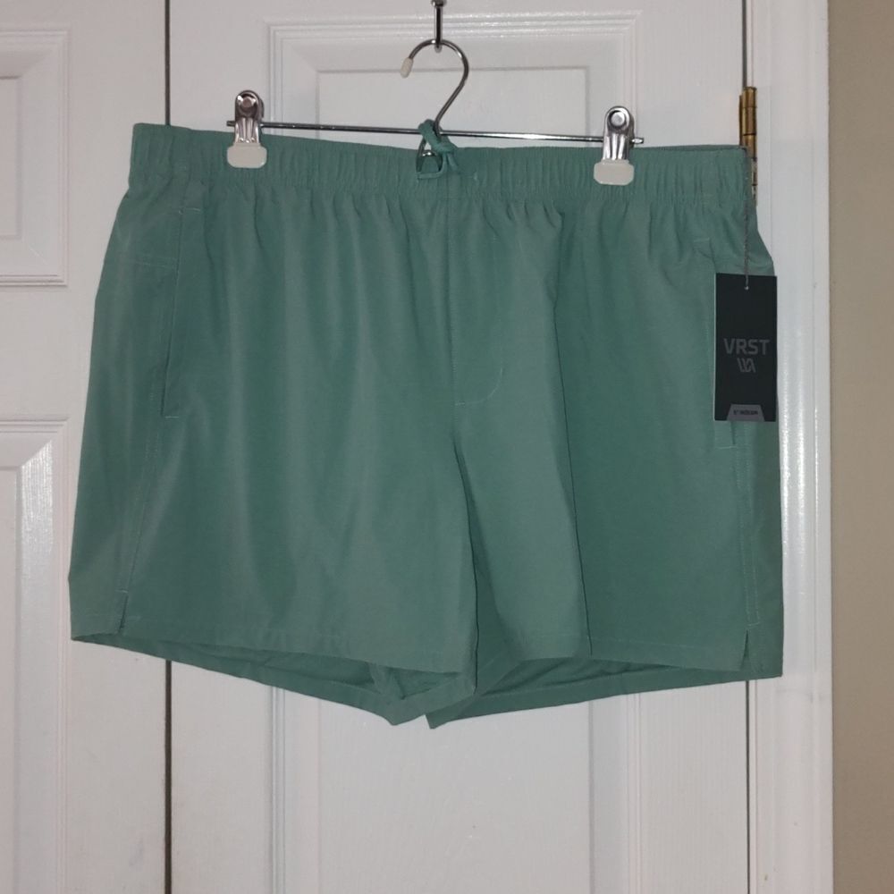 VRST Men's 5" Everyday Shorts Sz XL  NWT